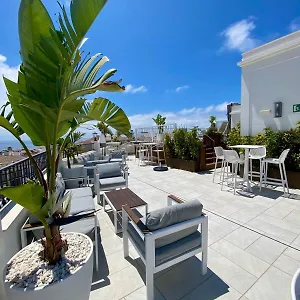 https://la-puerta-de-nerja-hostal-boutique.hotelsinnerja.org